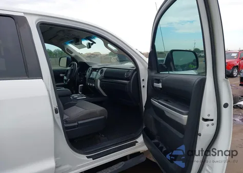 2017 Toyota Tundra Sr5 5.7L V8 из США, поврежденный, VIN 5TFDW5F17HX587703